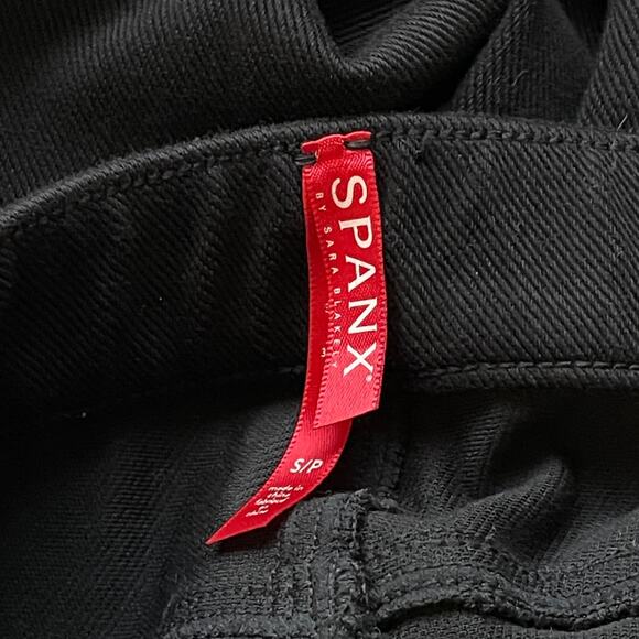 Spanx • Jean-ish Ankle Leggings in Black - Picture 4 of 5